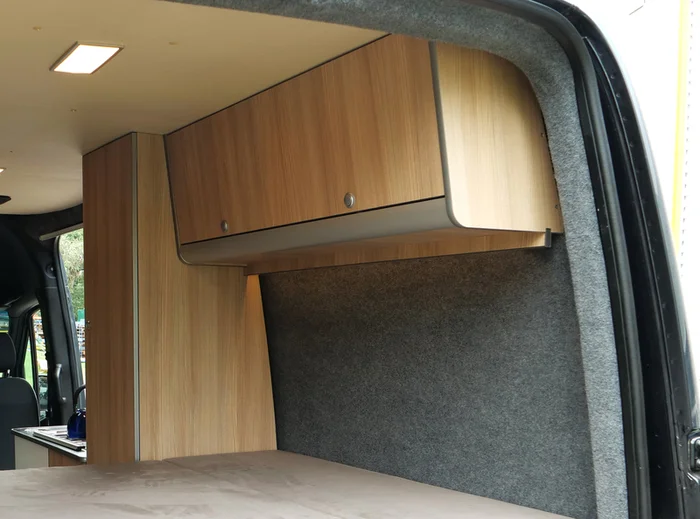 Dachhängeschrank für Mercedes Sprinter – Hinten rechts