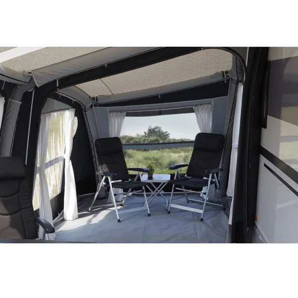 Isabella Boden zu Cirrus Anbau links