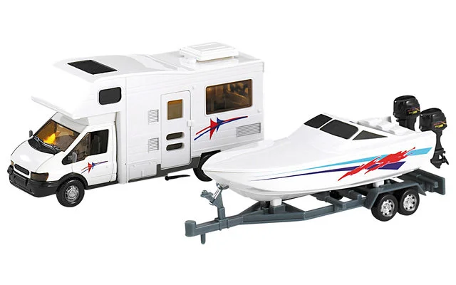 Motorhome-Wohnmobil mit Bootsanhänger