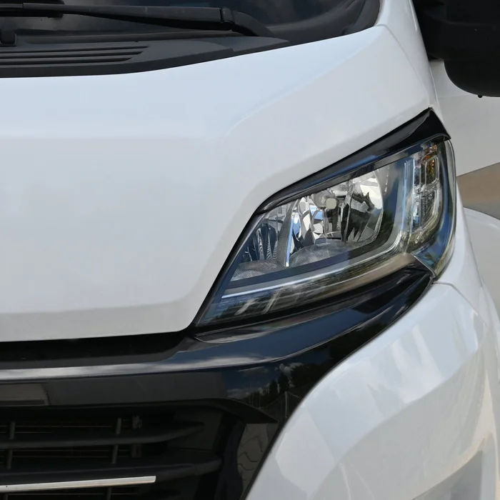 RDX Scheinwerferblenden VW Crafter, MAN TGE ab 2017, schwarz unlackiert