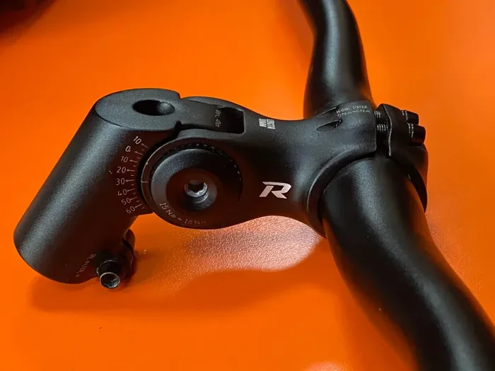 Vorbau mit Lenker 80mm Länge, verstellbar -10° bis 65° | 31,8mm, 700mm Neuwertig