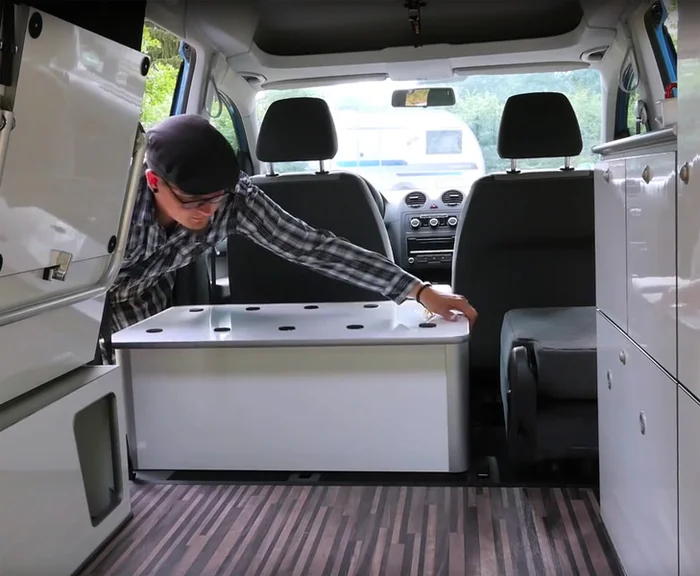 VW Caddy Camp Staubox