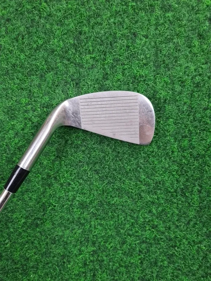 WILSON Patty Berg Cup Defender 5-Eisen – Damen (Stahl, 36,5 Zoll, Rechts, Light) Wunderbarer Verkauf – Bild 2